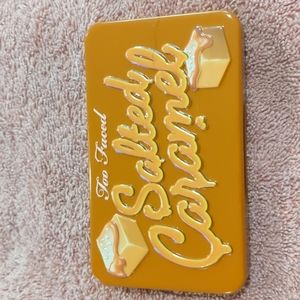 Too Faced Salted Caramel mini eyeshadow palette